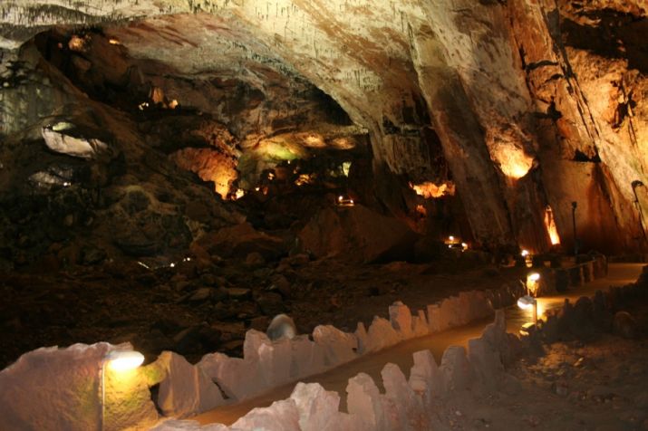 La cueva de Valporquero, una increíble maravilla subterránea.