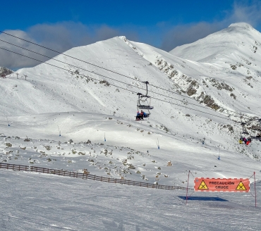 La Diputación admite que la nieve artificial de San Isidro sigue sin licitar y Courel dice ahora no recordar los 40 millones anunciados