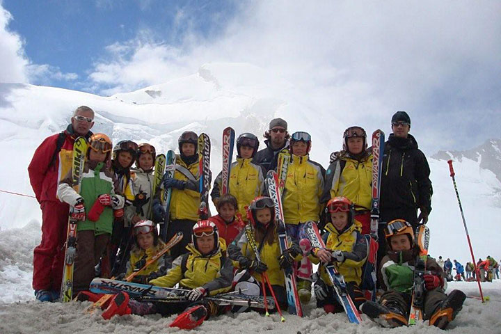 Foto del grupo del CTDI en la estación de Saas Fee.