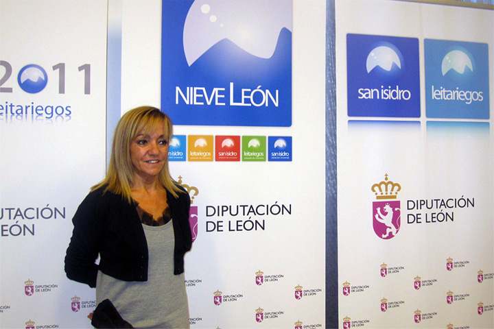 La Presidenta de la Diputación, Isabel Carrasco, durante la presentación de la nueva marca.