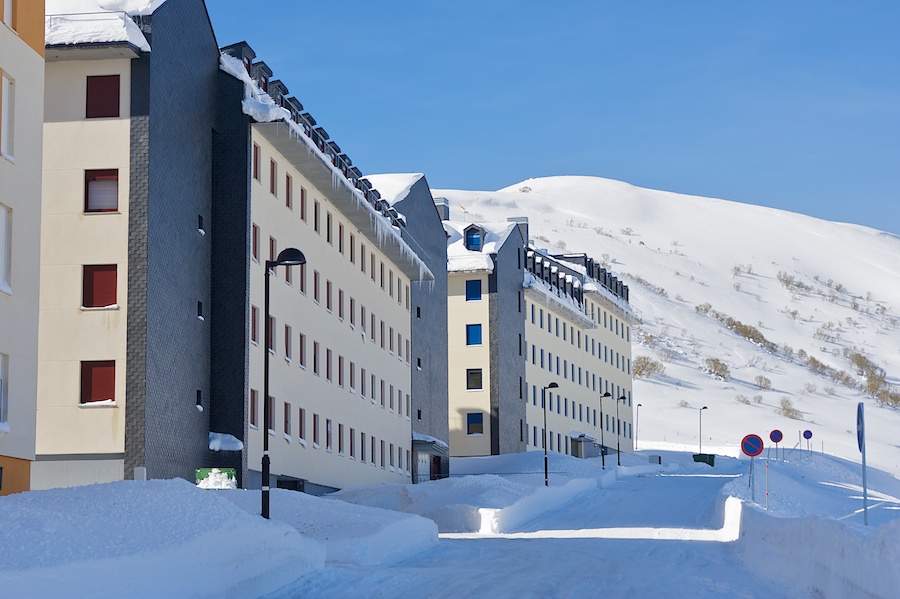 Bloques de apartamentos construidos por Esquí & Golf Resort.