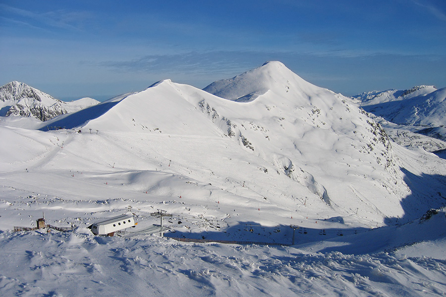 Pico Toneo, epicentro del conjunto que forman San Isidro y Fuentes de Invierno.