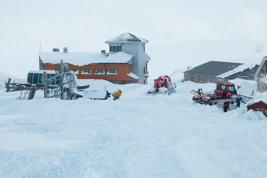 Base de pistas del Sector de Cebolledo tras las nevadas de febrero de 2015.